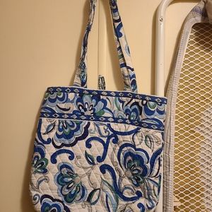 Large tote in Mediteranian White.